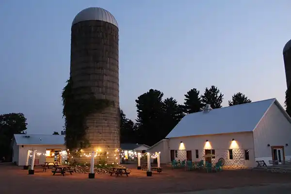 Weddings at Flyte's Fieldstones